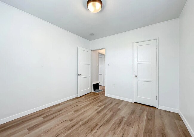 Building Photo - 2431 Gramercy Ave