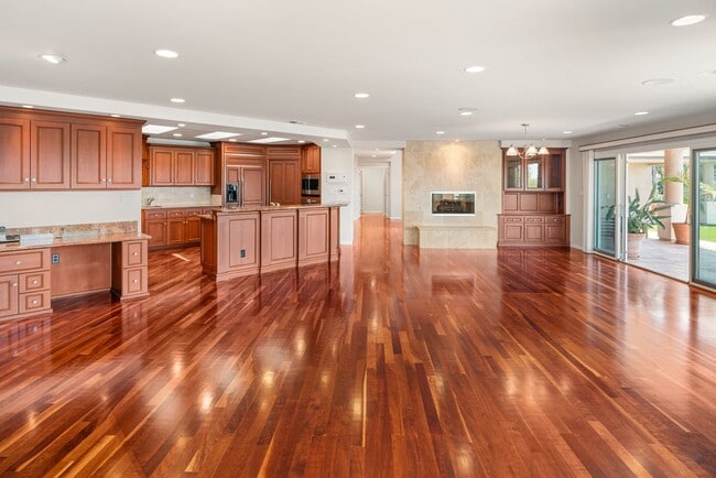 Building Photo - Custom Single Story in coveted Alvarado Es...