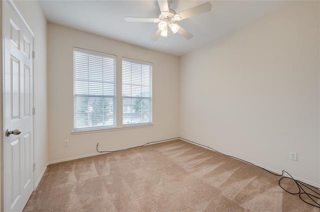 Building Photo - 1415 Ravenwood Dr