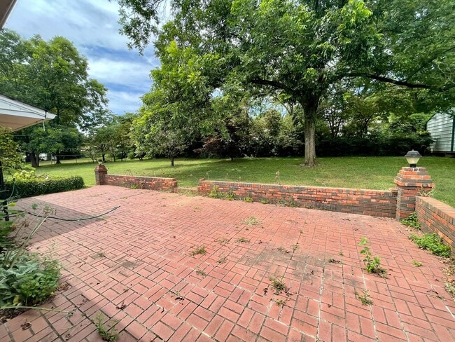 Building Photo - Nice home near downtown Athens!