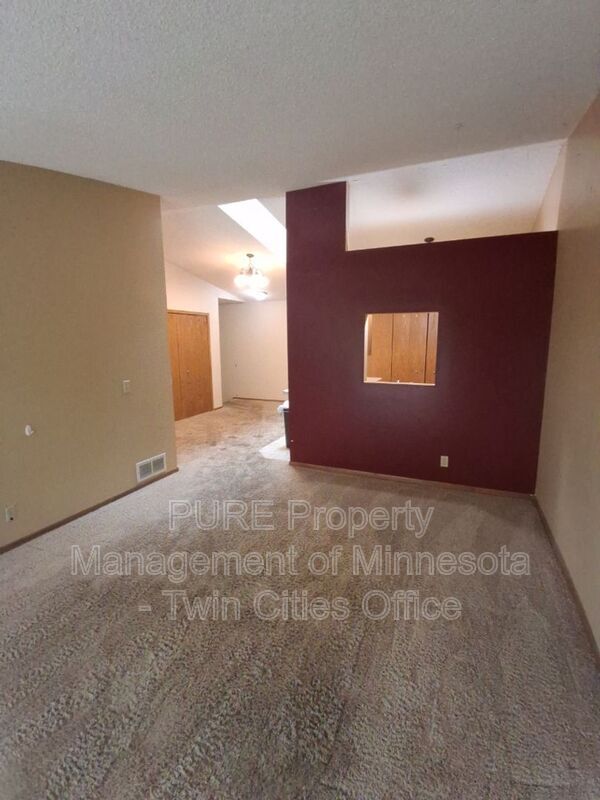 Building Photo - 3327 Arcade St S