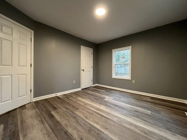 Building Photo - 1229 Jenkins St