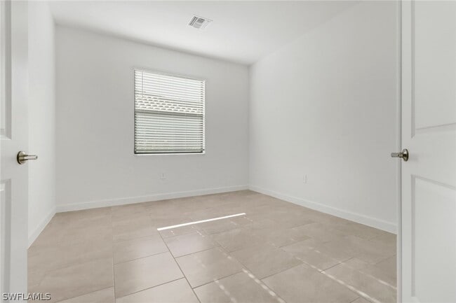 Building Photo - 19600 Hinkley Dr