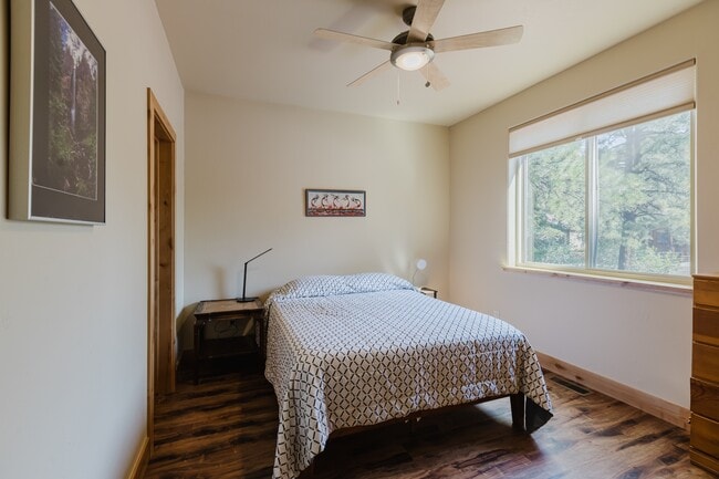 Building Photo - 642 Twincreek Cir