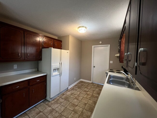 Building Photo - 474 Ginkgo Dr