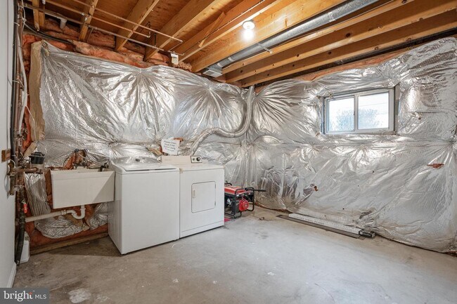 Building Photo - 8729 36th Ave