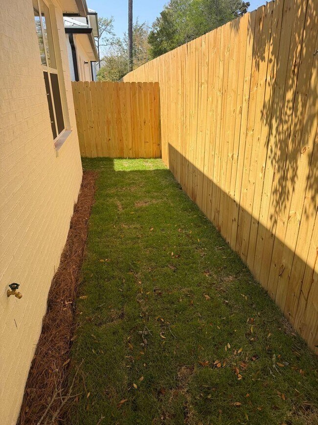 Building Photo - 116 Penny Ln