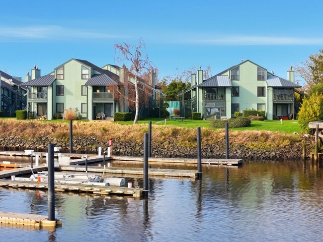 Building Photo - 336 NE Skipanon Dr