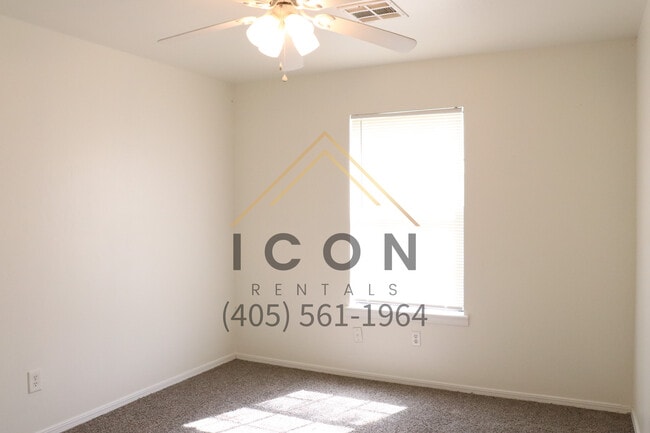 Building Photo - 2448 Stone Glen Dr
