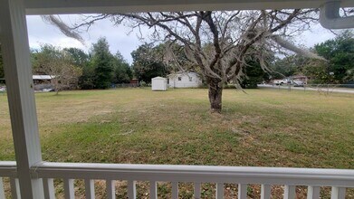 Building Photo - Welcome to this charming 3-bedroom, 1.5-bath home in Dunnellon, FL!