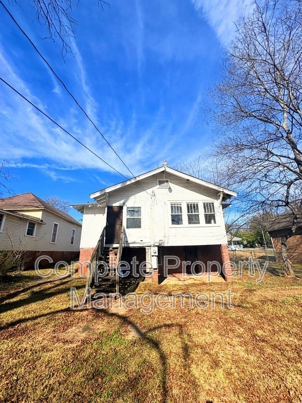 Building Photo - 1313 4th Terrace W