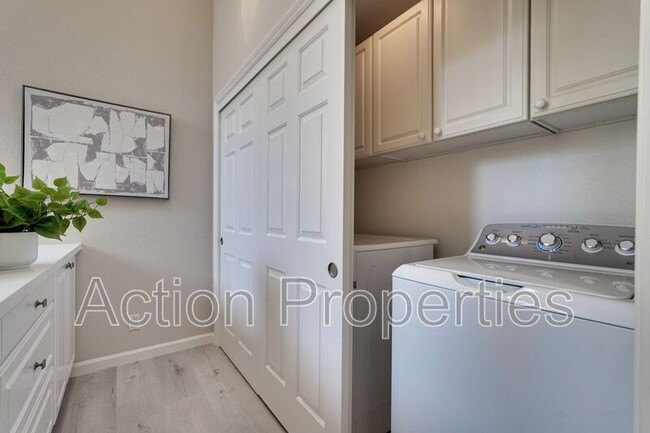 Building Photo - 20233 Joseph Cir