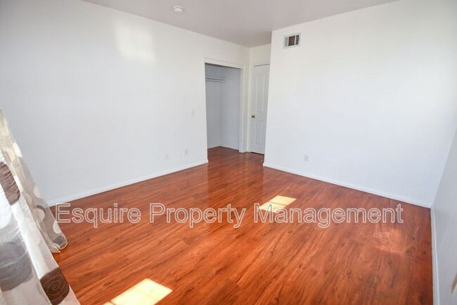 Building Photo - 512 Bolsa Way