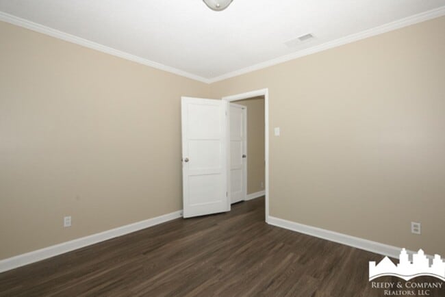 Building Photo - 871 Freeman St