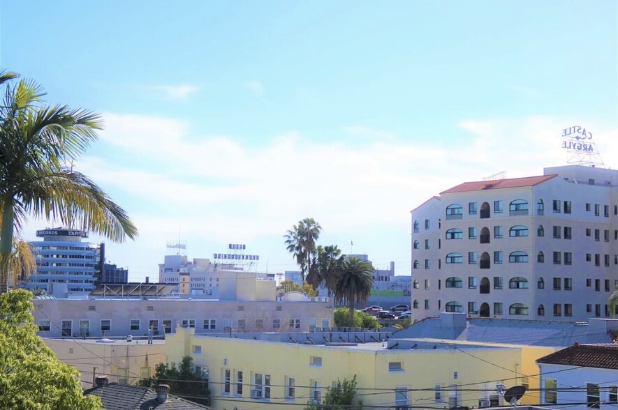 Building Photo - 1957 Vista Del Mar St