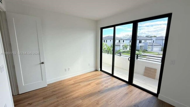 Building Photo - 19700 NE 14th Ave