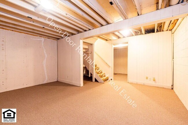 Building Photo - 15110 Tally Ho Dr