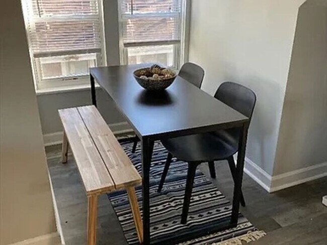 Building Photo - 2033 Maple Ave