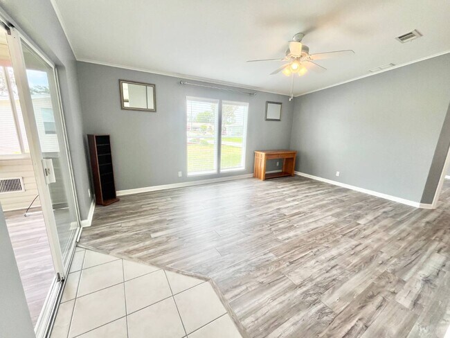 Building Photo - 5498 Crane Feather Dr