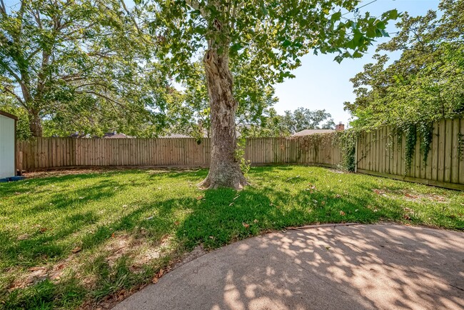 Building Photo - 810 Richvale Ln