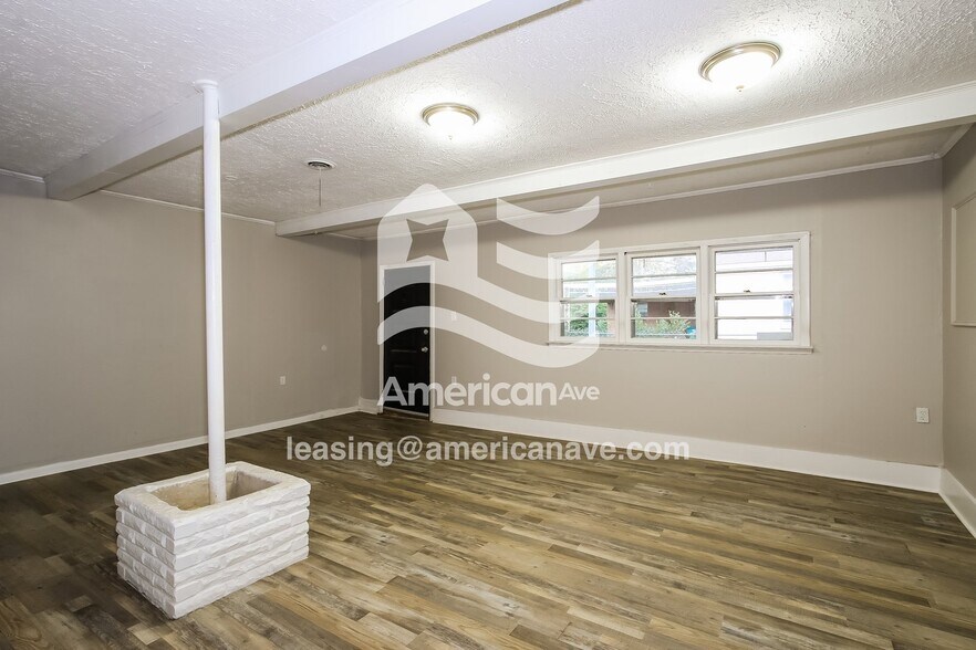 Building Photo - 426 Hampton Ave NW