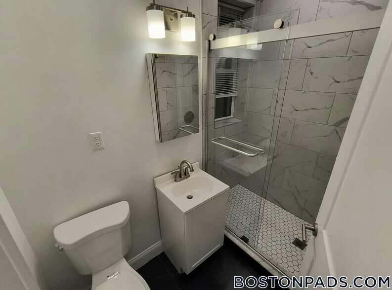 Building Photo - 19 Queensberry St