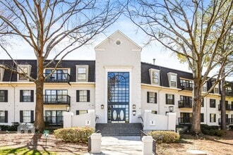 Building Photo - 1202 Pine Heights Dr NE