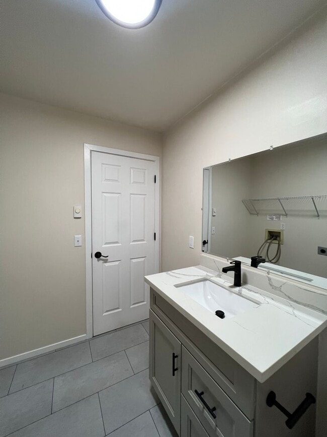 Building Photo - 409/411 S 58th Street