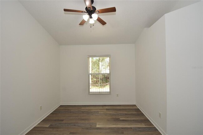 Building Photo - 12 Pierce Ln