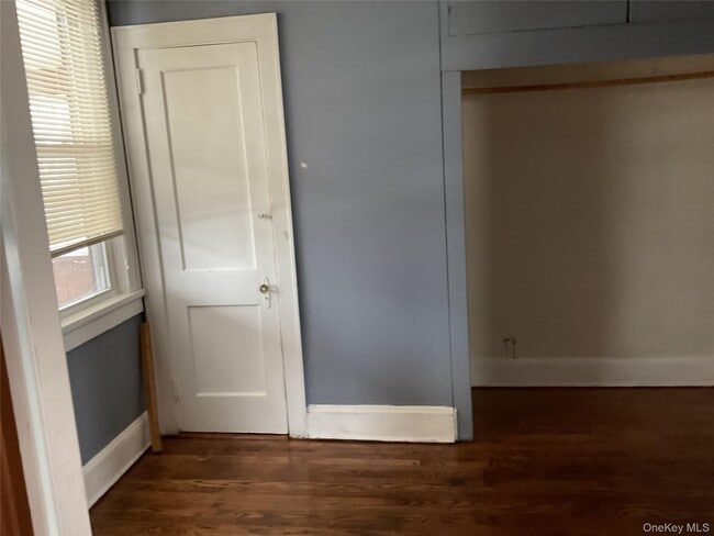 Building Photo - 76 Lawrence Ave