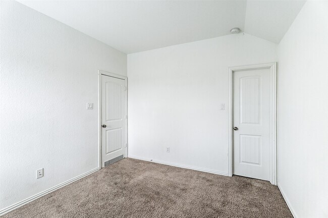 Building Photo - 9011 Beacon Mill Dr