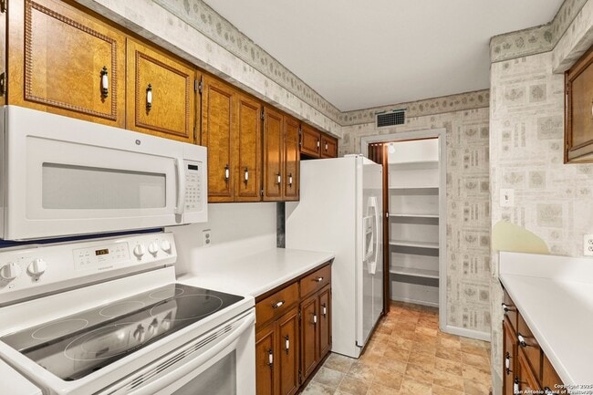 Building Photo - 162 Amistad Blvd
