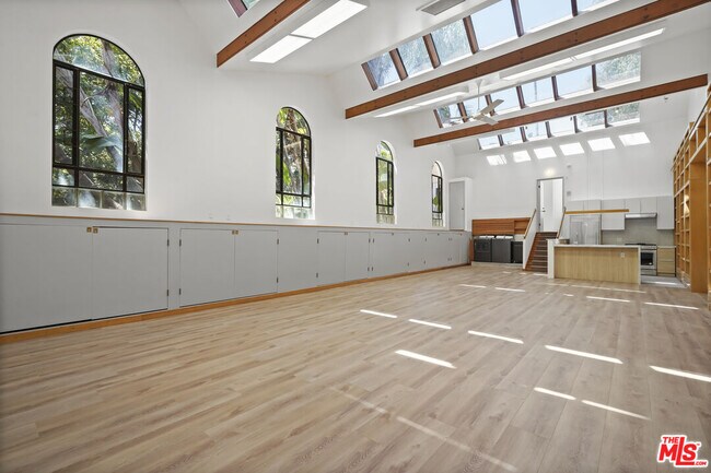 Building Photo - 28828 Selfridge Dr