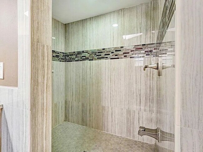 Building Photo - Remodeled Home Near Schools