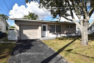 Building Photo - 2925 NW 69th Ave