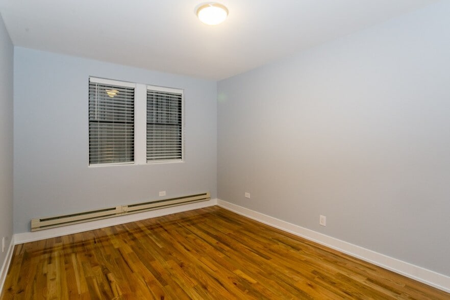 Building Photo - 4828 N Damen Ave