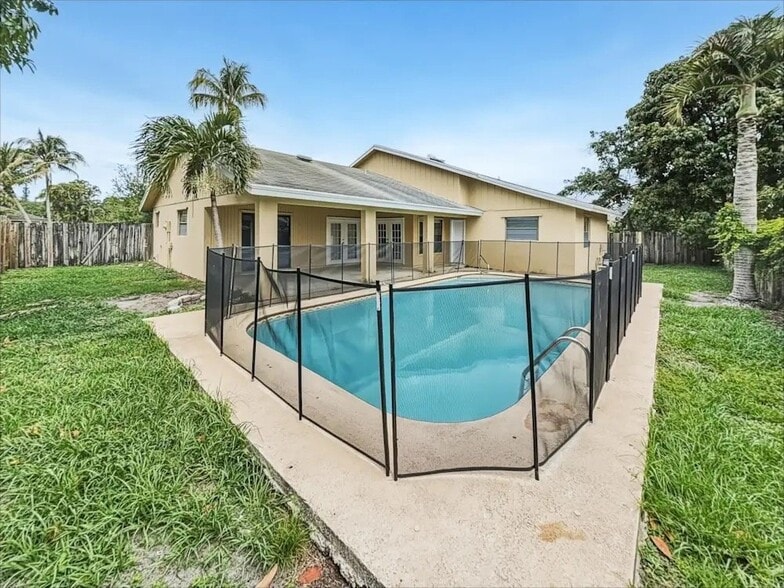 Building Photo - 784 Ryanwood Dr