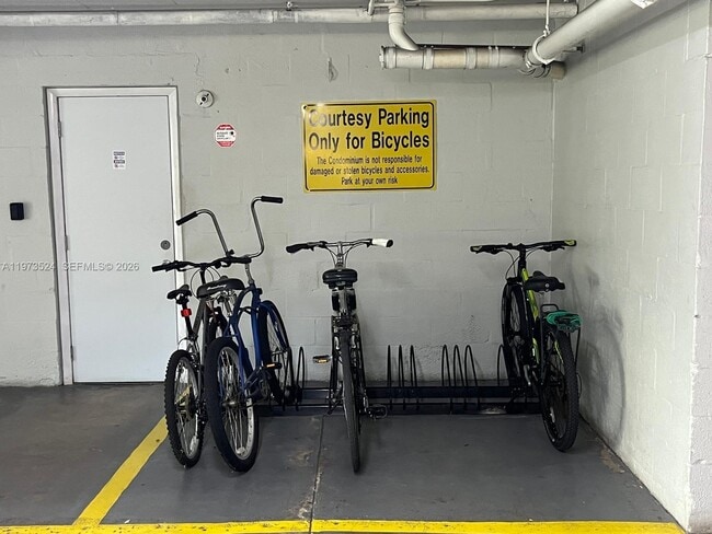 Building Photo - 1698 Jefferson Ave