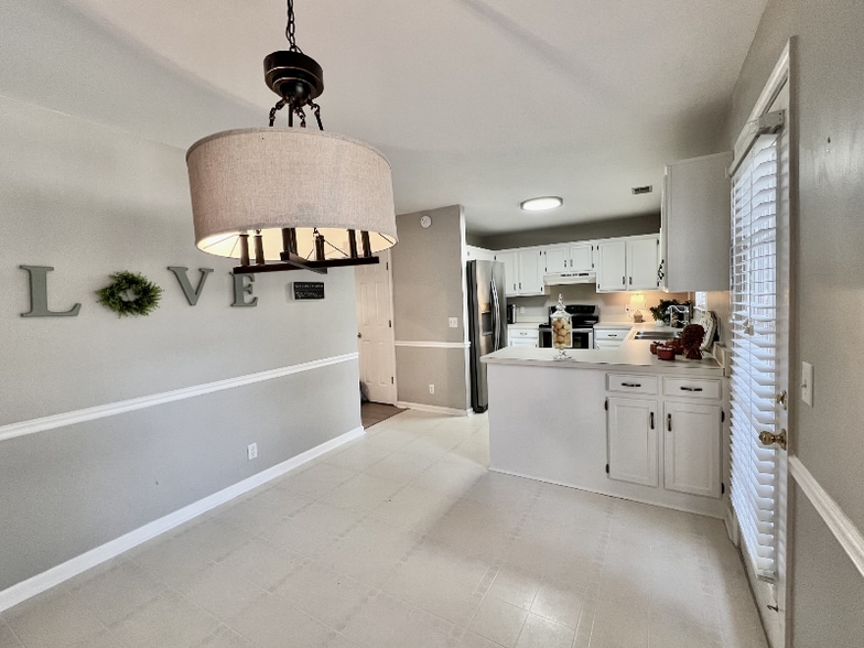 Building Photo - 117 Southampton Ct