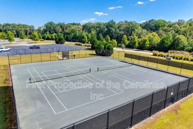 Building Photo - 7545 Hartsfield Dr
