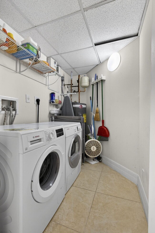 Building Photo - 3000 N Ocean Dr