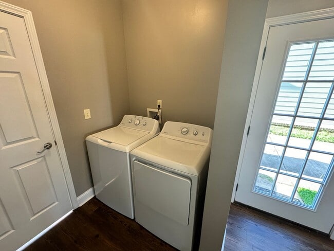 Building Photo - 3BR/2.5BA For Rent