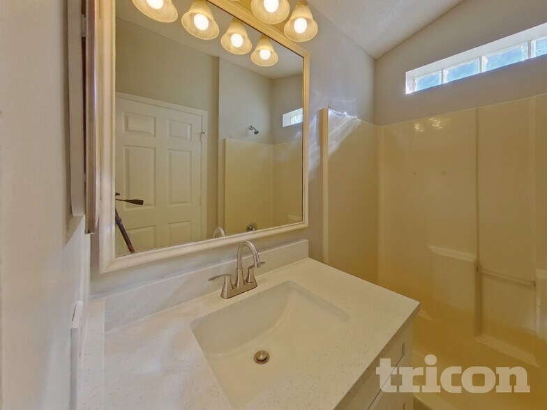 Building Photo - 2412 Cedarfield Ln