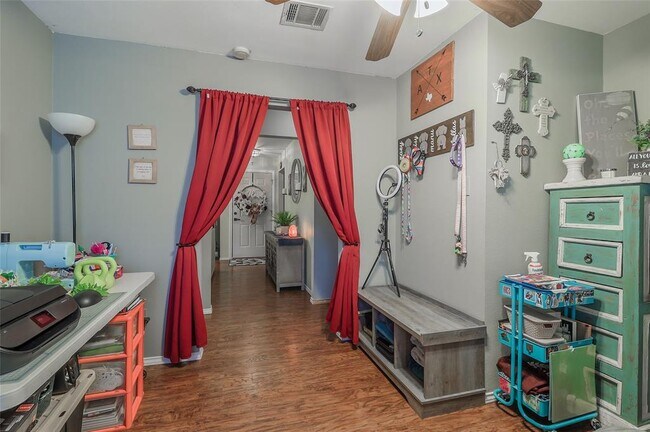 Building Photo - 1705 Friars Tale Ln