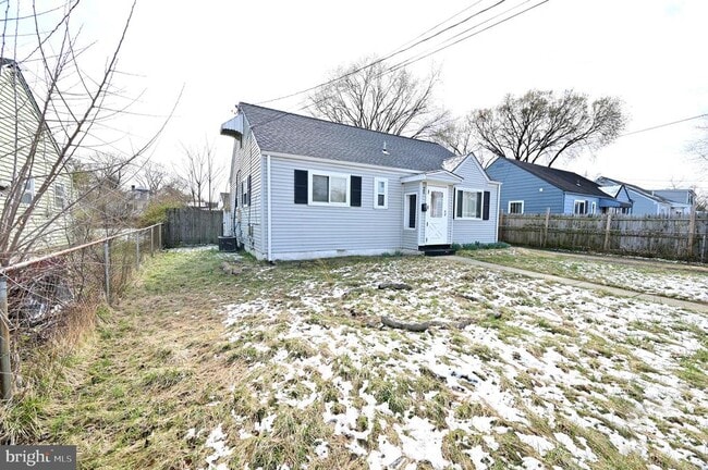 Building Photo - 2610 Lakehurst Ave