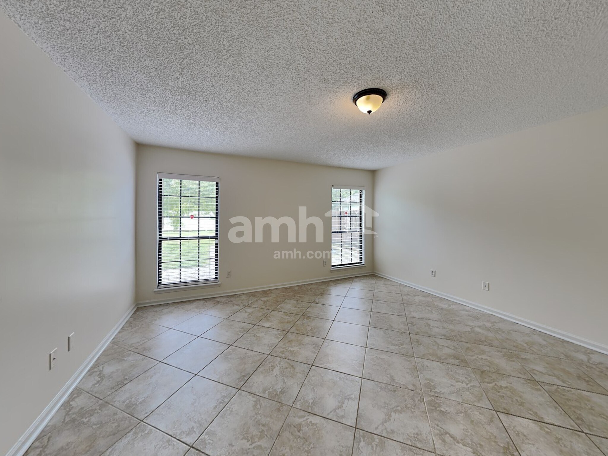 Building Photo - 9081 Prosperity Lake Dr