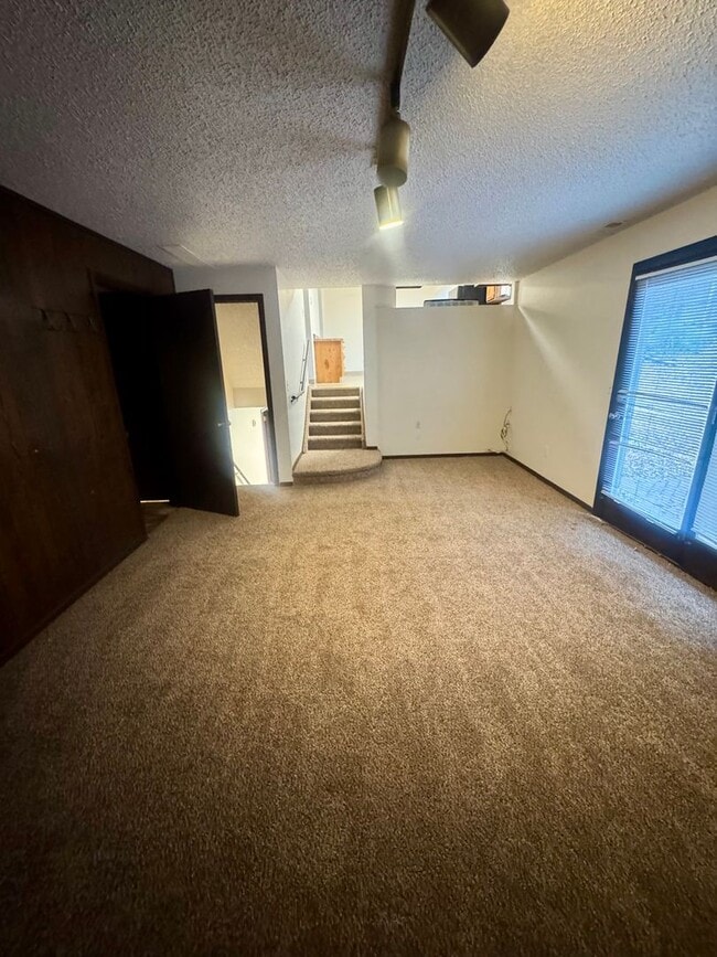 Building Photo - Vista Grande Terrace/4 Bedroom Home