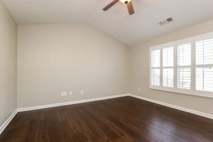 Building Photo - 217 Winterbury Dr