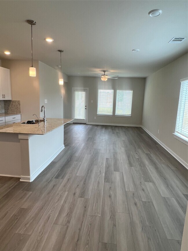 Building Photo - 1722 Cayden Oak Ln