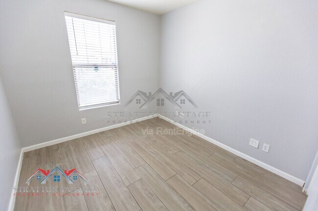 Building Photo - 3068 E Ravenswood Dr